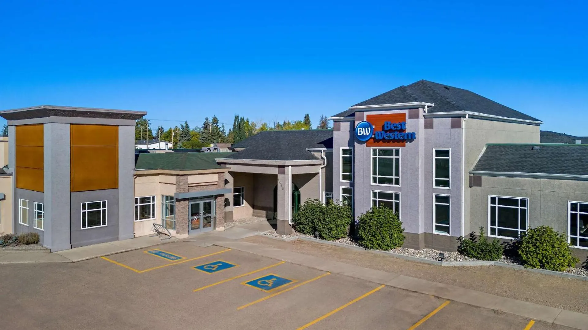 10 Best Western Hotels in Canada That Stand Out
