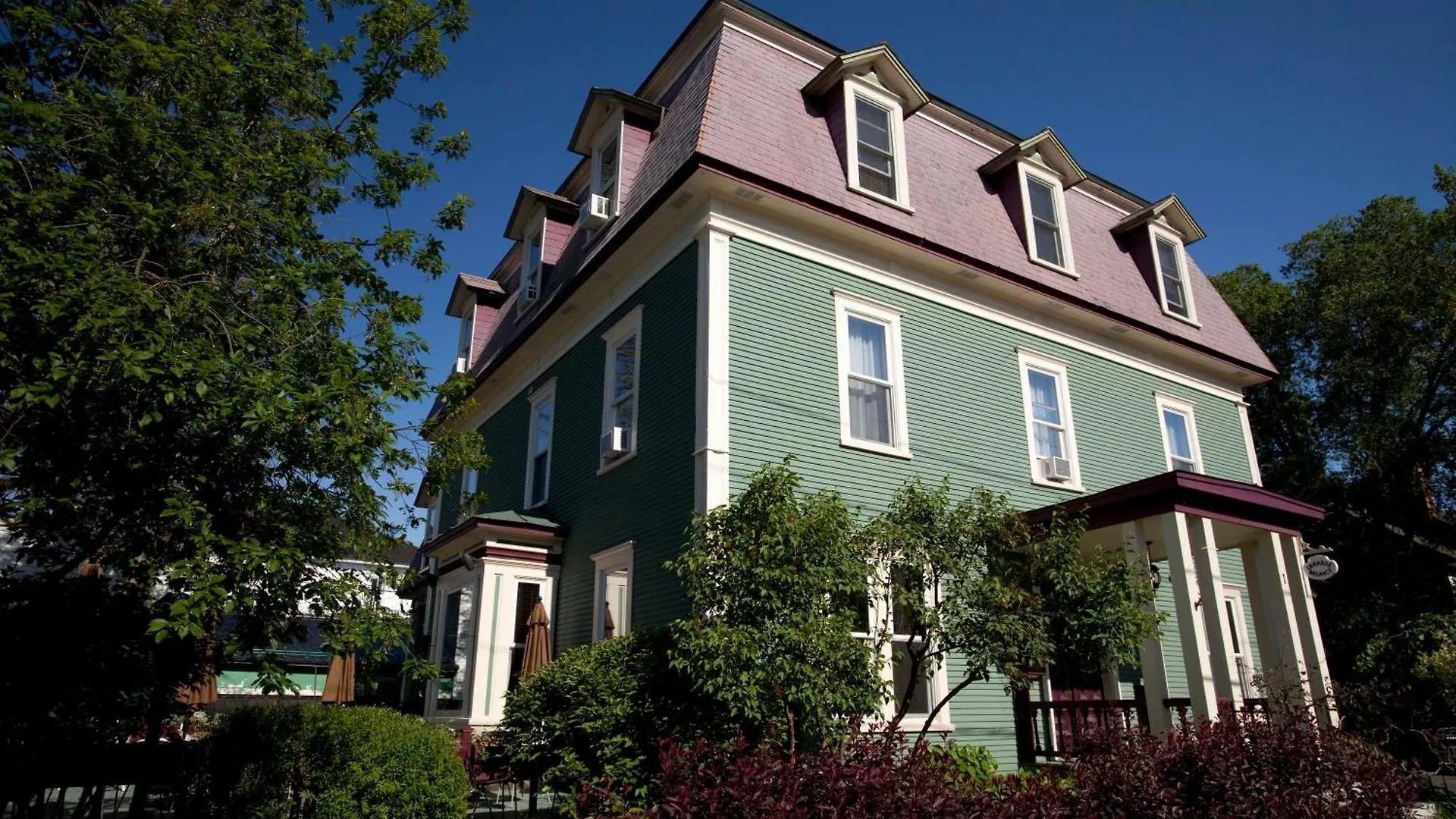 8 Romantic Hotels in Eastern Townships That Couples Love