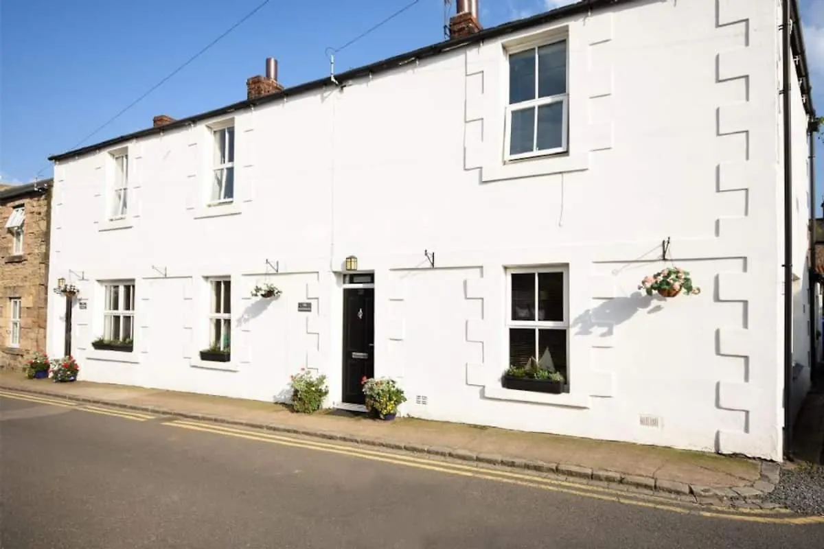 4 Family Hotels Near Bamburgh Castle Worth Booking