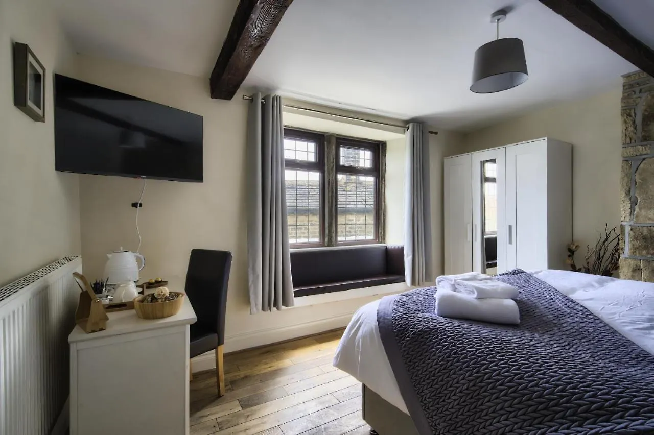 Where to Stay Near Shibden Hall: 5 Solid 3-Star Hotels