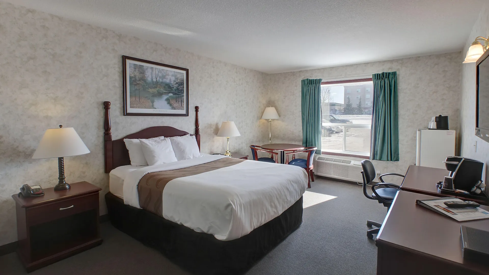 4 Business Hotels Near Dr. Woods House Museum Worth Booking