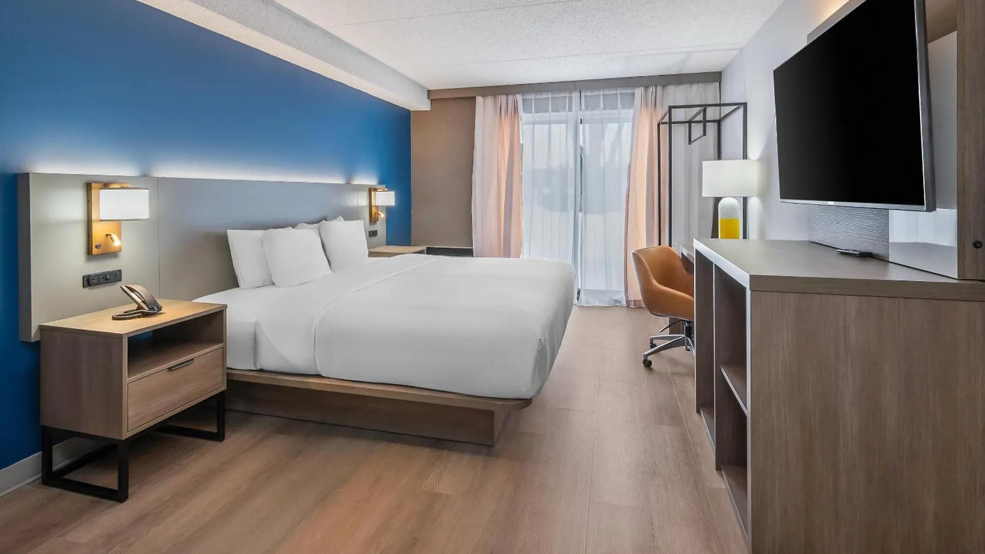 7 Inn Hotels in Southeastern Ontario Worth Booking