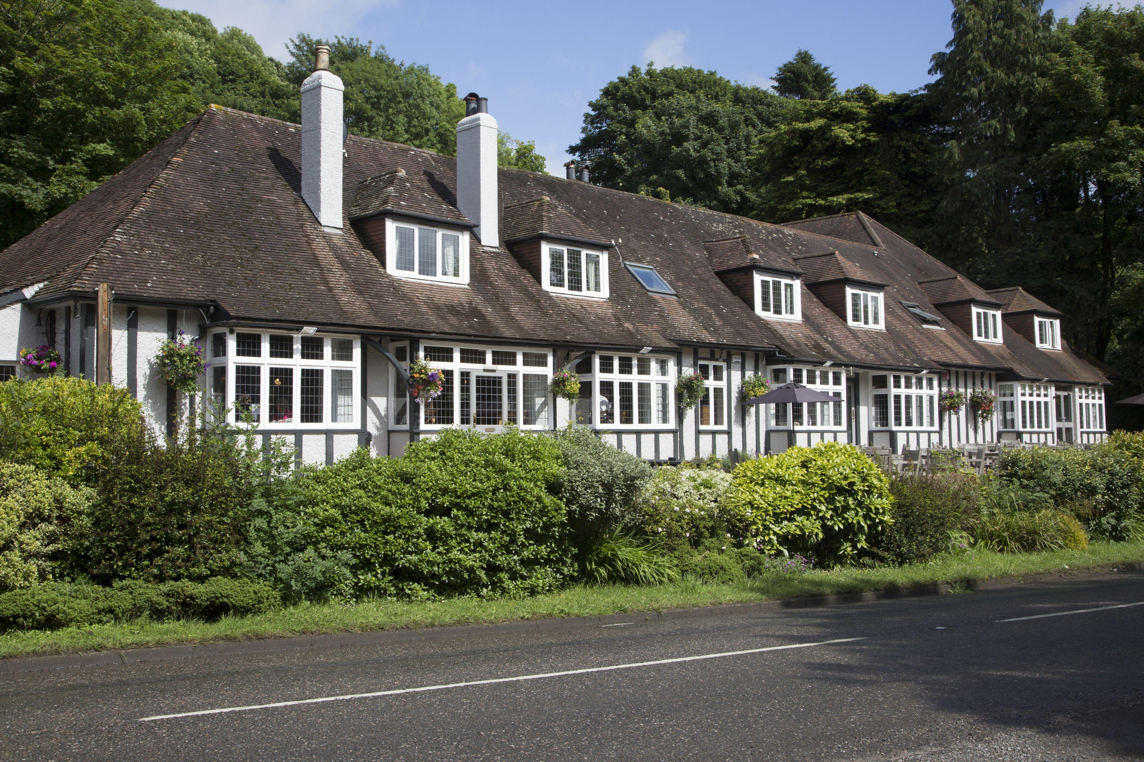 Staying In Devon: 6 Budget Hotels Compared & Ranked