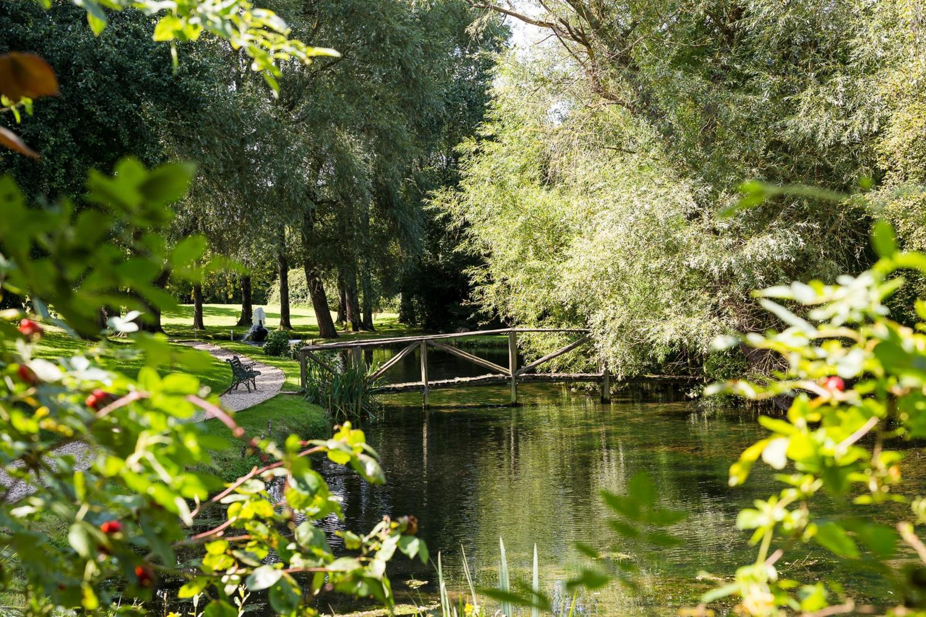 6 Four-Star Hotels In Somerset Worth Booking Right Now